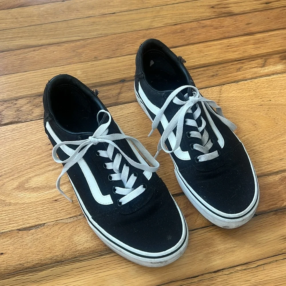 Vans - Picture 3 of 5
